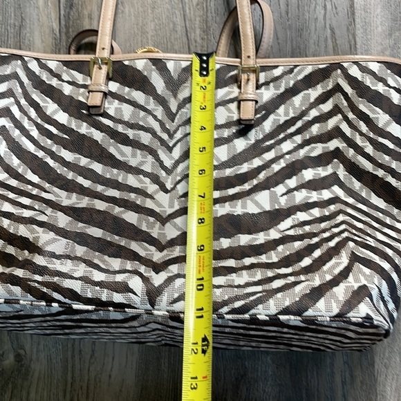 Michael Kors Large Vanilla Tiger Jet Set Multifunction Tote Bag Saffiano Leather - Picture 9 of 11